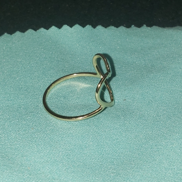 14k Gold Heart Ring - Picture 6 of 10